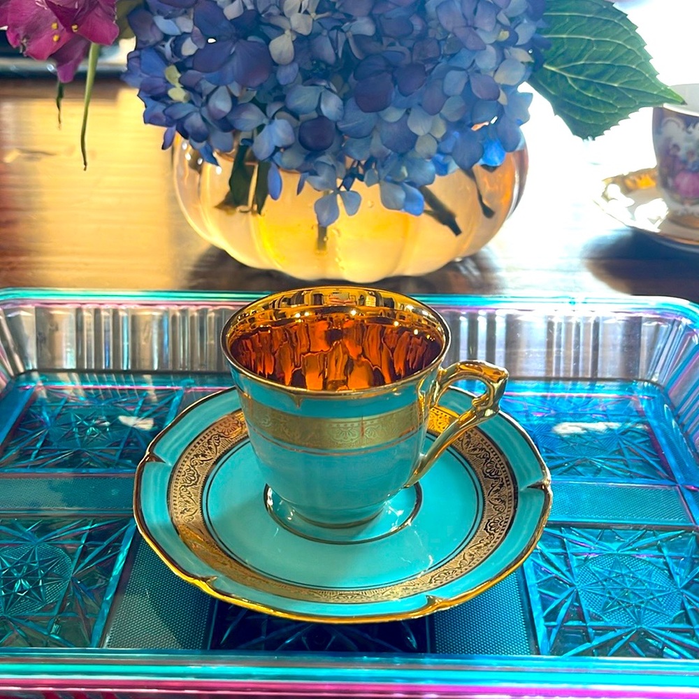 Legle Porcelaine d’Art Limoges France
(Pimili Incrustation or Veritable) Cup/Scr